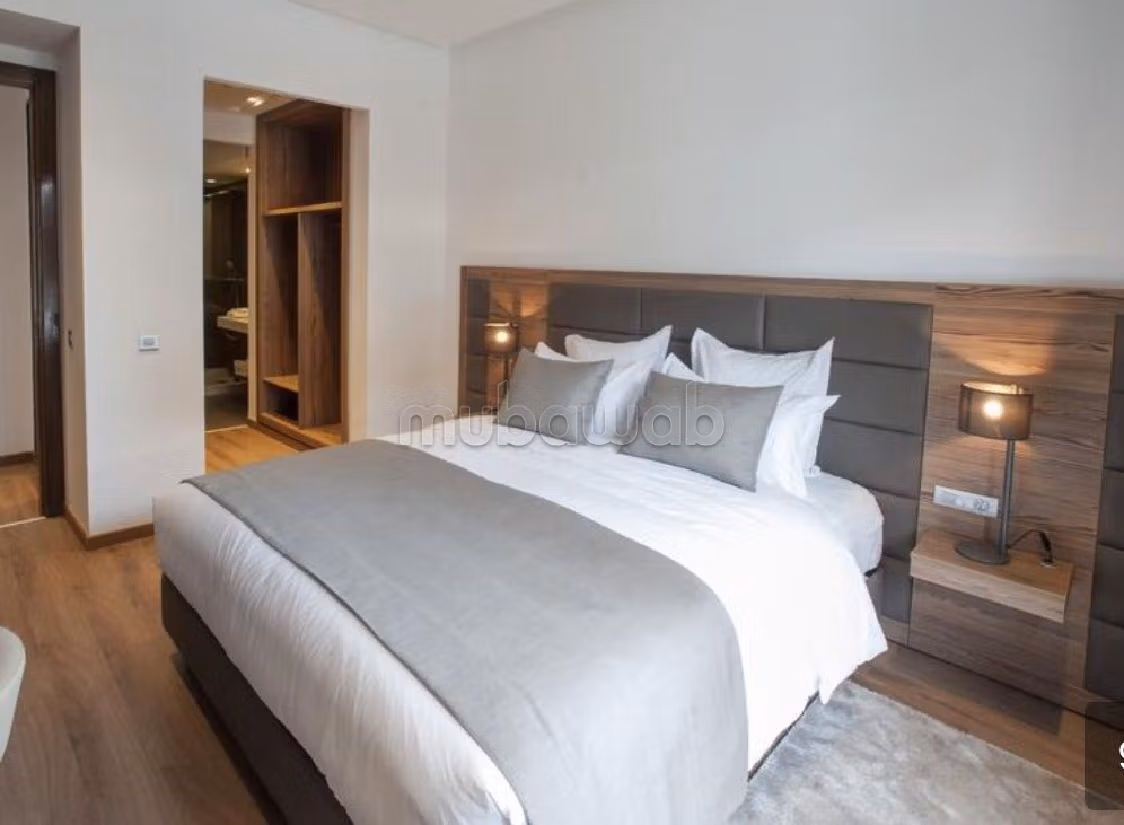 Huurappartementen in Ain Diab. Totale oppervlakte 75 m². Conciërge en zwembad. 