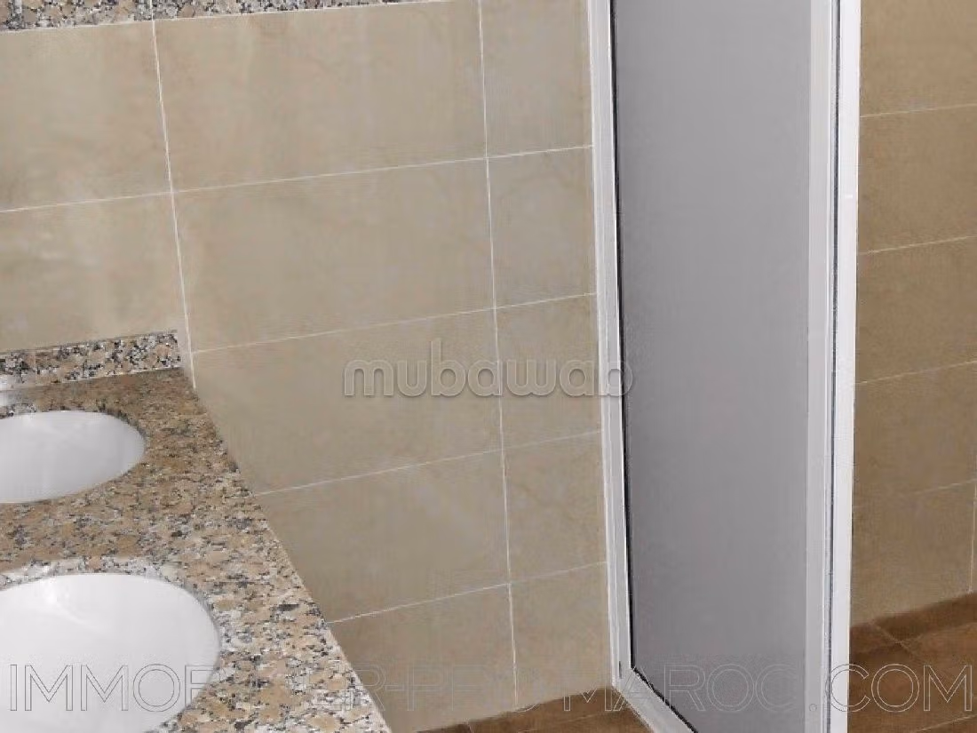 Bonito piso en venta en Nouvelle Ville. Superficie 280 m². Salón con decoración marroquí