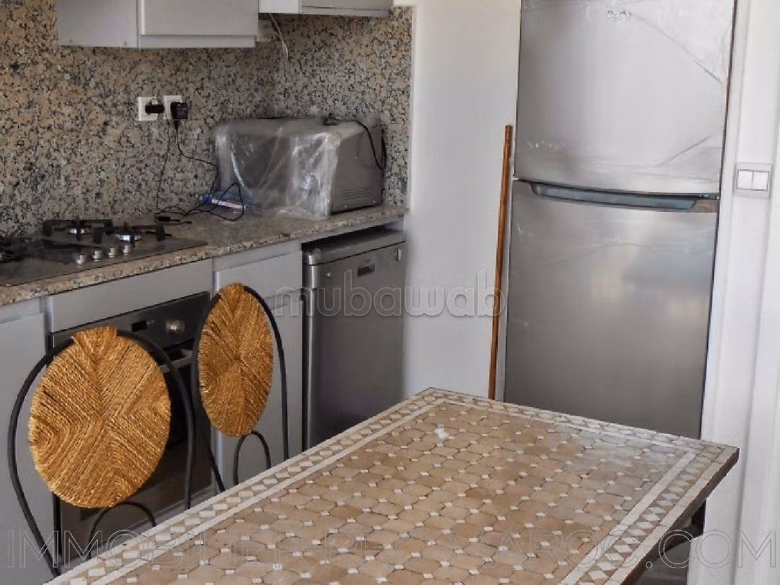 Bonito piso en venta en Nouvelle Ville. Superficie 280 m². Salón con decoración marroquí