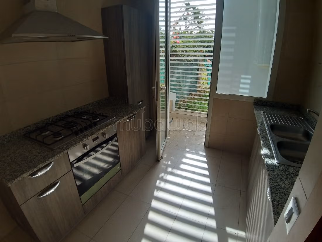 Rent this apartment. 2 beautiful rooms. Private garden, Cellar. 