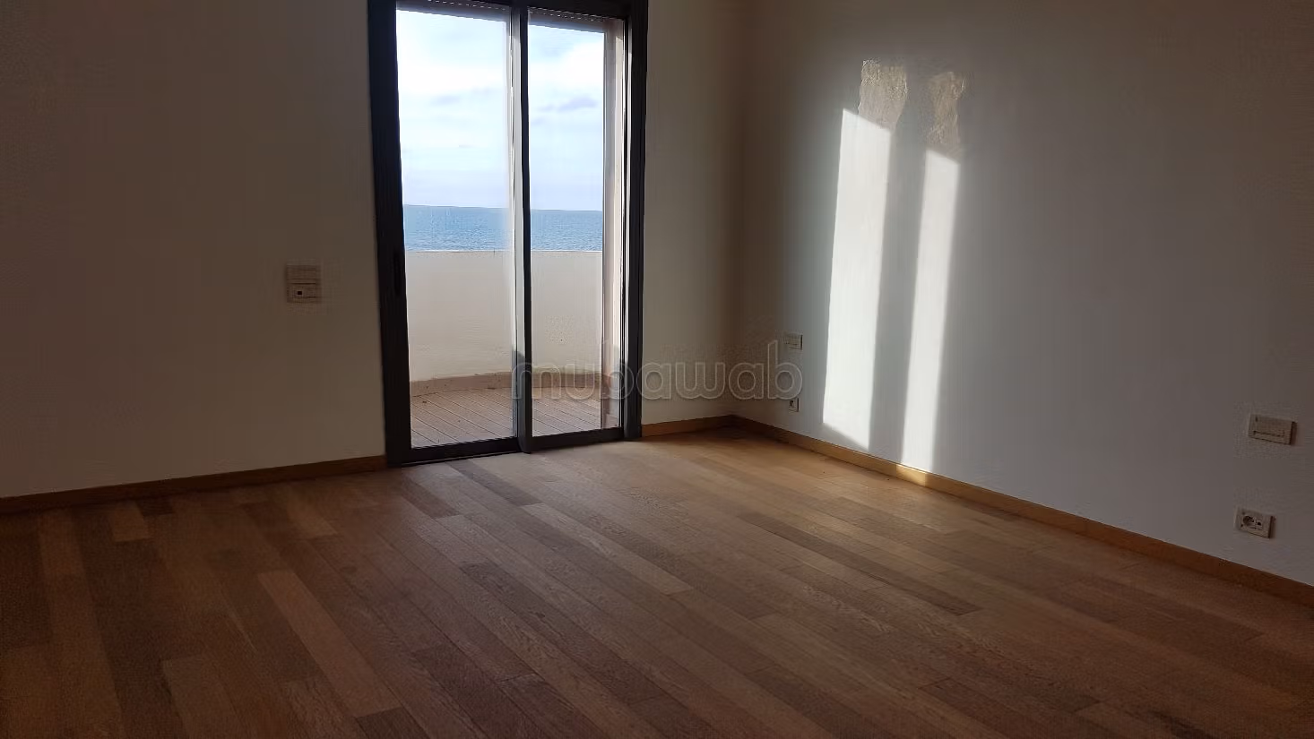 Affitto di uno splendido appartamento a Casablanca Marina. 2 camere da letto. Dotato di giardino e ascensore. 