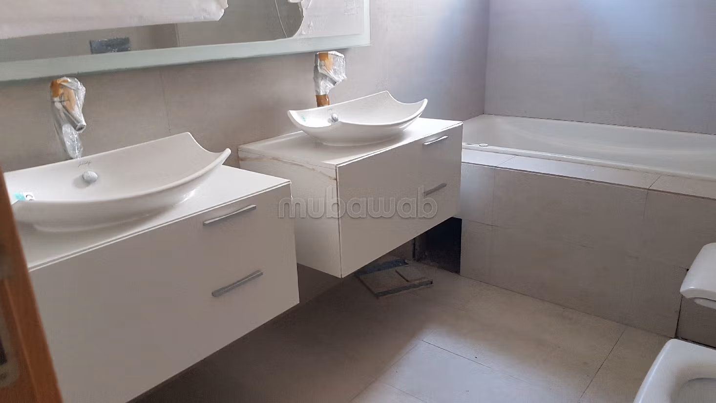 Affitto di uno splendido appartamento a Casablanca Marina. 2 camere da letto. Dotato di giardino e ascensore. 