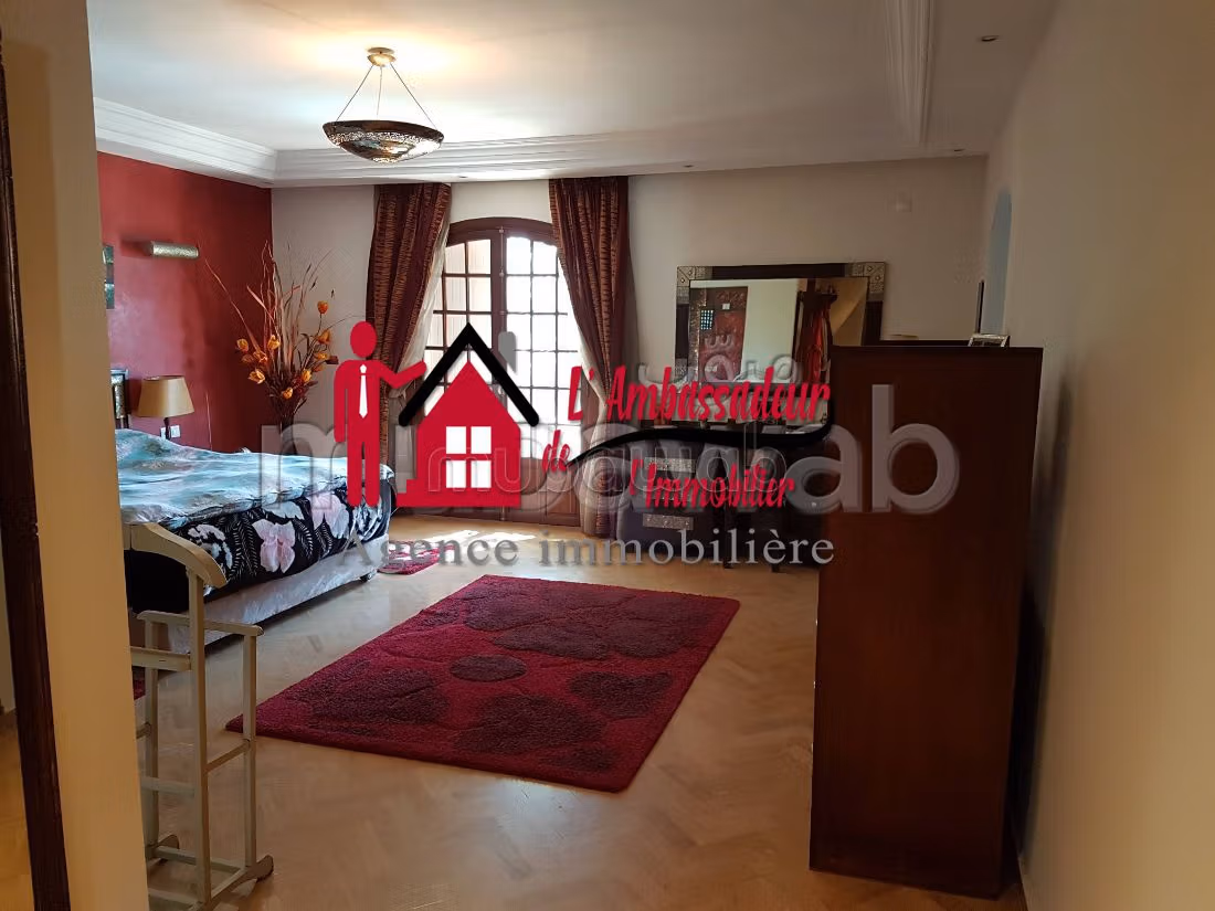 Villa de 890 m2 à ANFA BONNE AFFAIRE