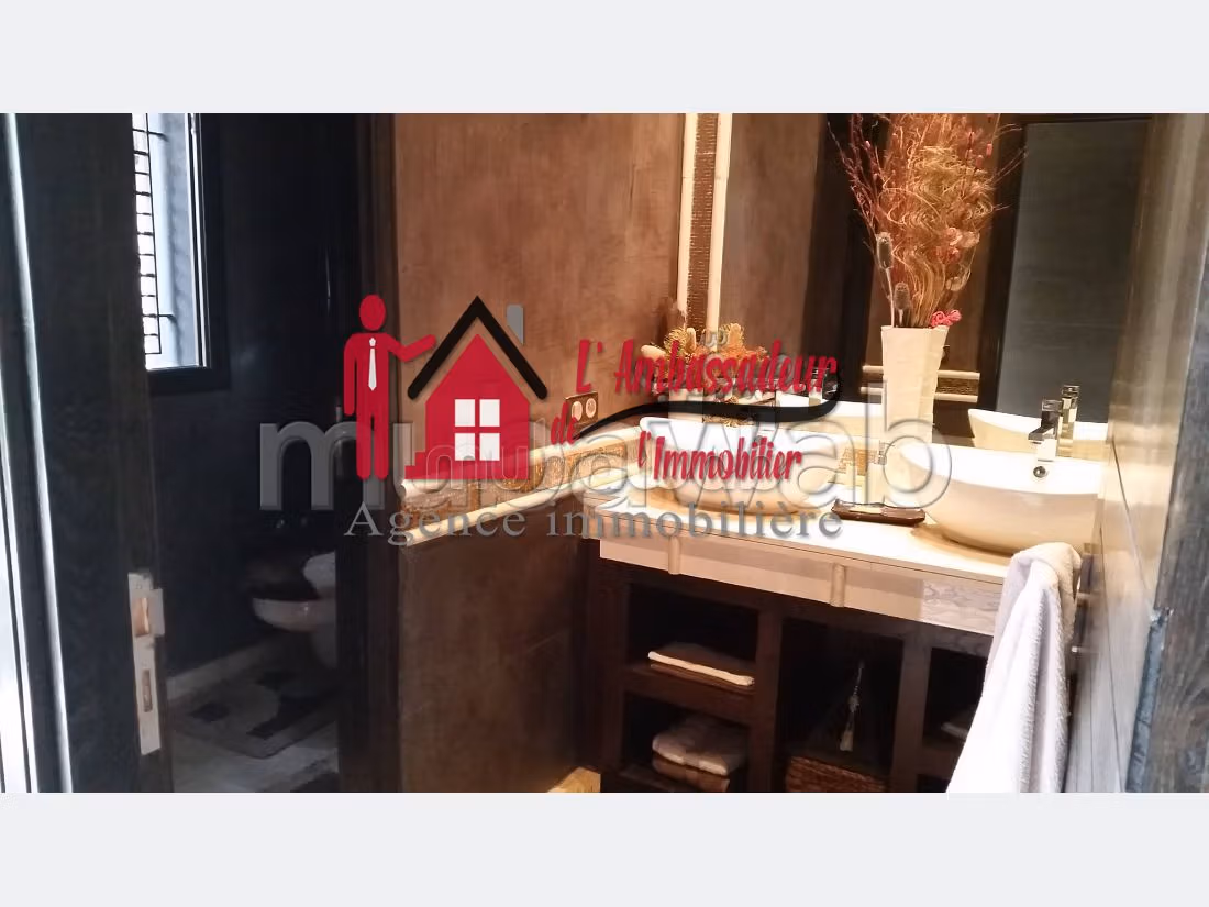 Nu kopen: villa's en luxe woningen in Ain Diab. 4 Slaapkamers. Terras en garage. 
