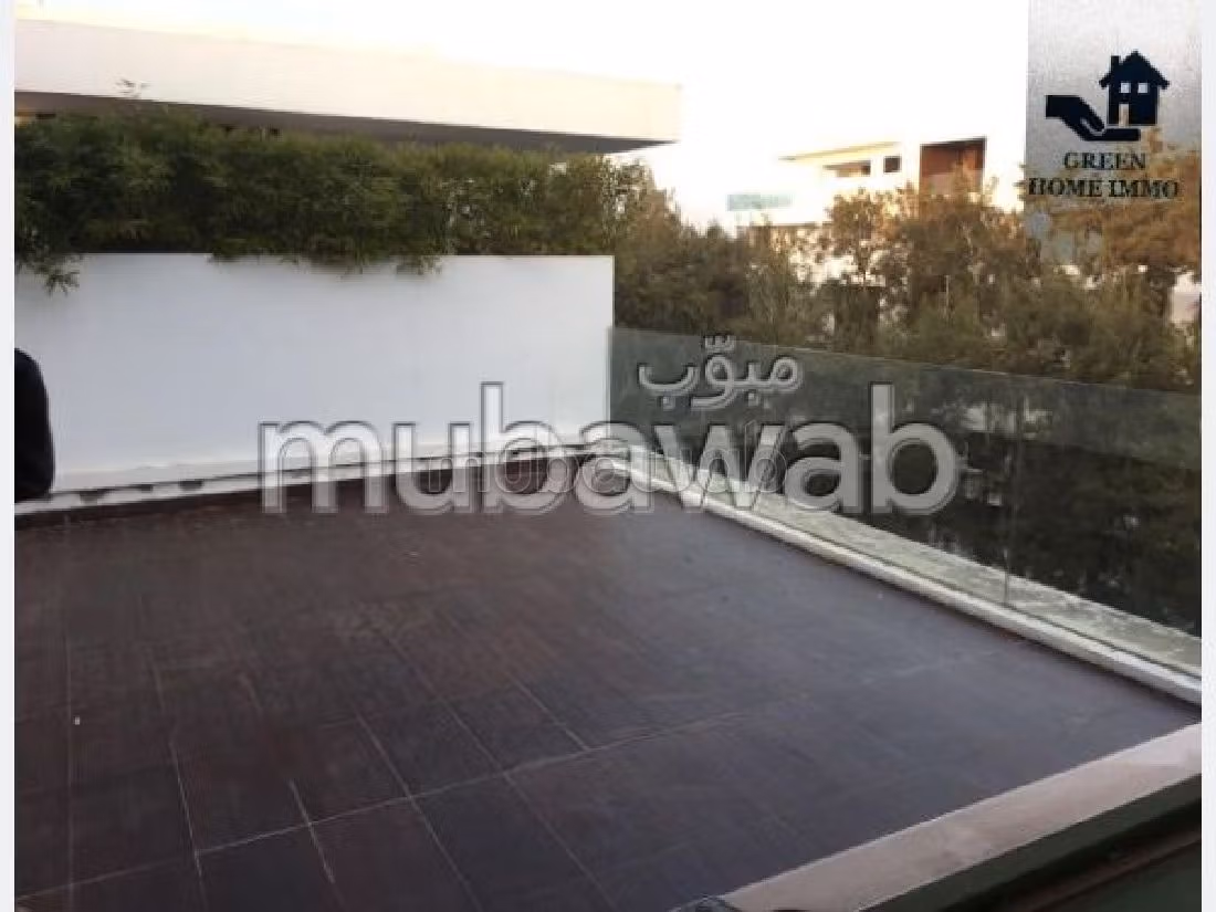 Appartementen huren in Souissi. 4 Slaapkamers. Gemeubileerd.