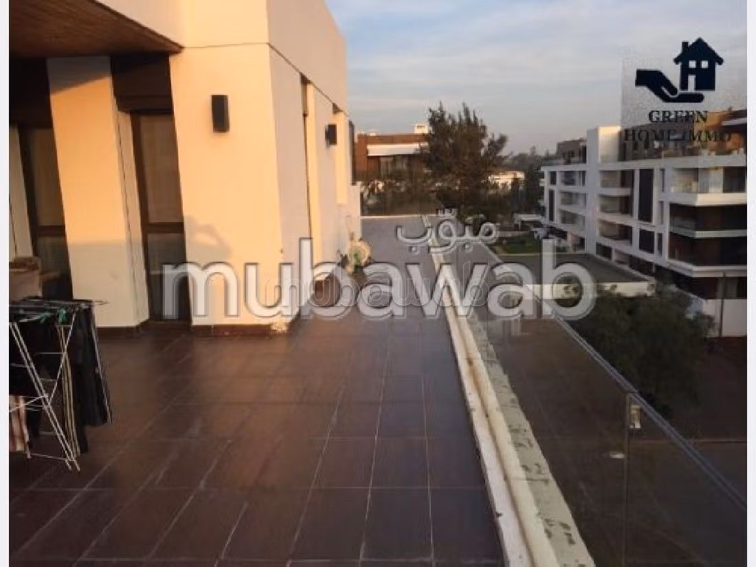 Appartementen huren in Souissi. 4 Slaapkamers. Gemeubileerd.