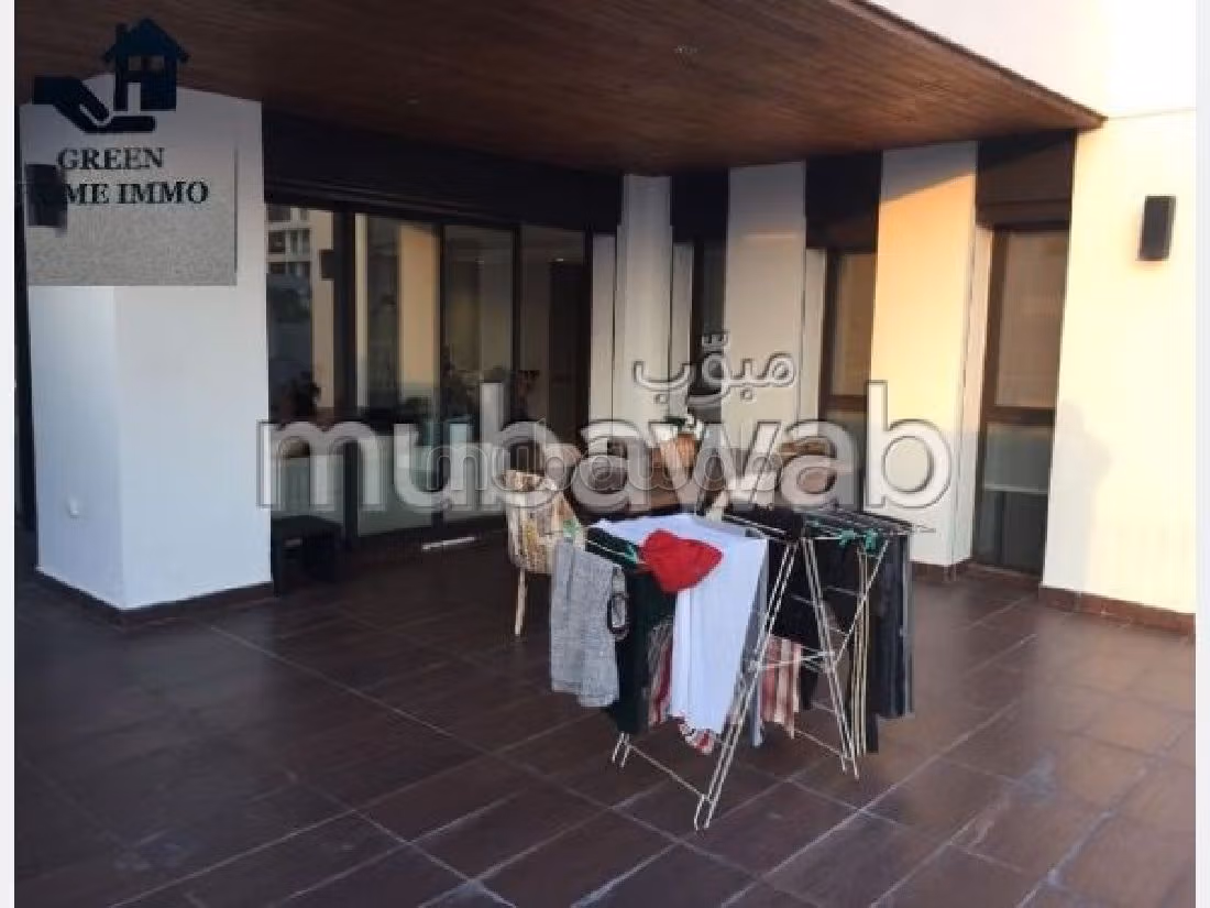 Appartementen huren in Souissi. 4 Slaapkamers. Gemeubileerd.