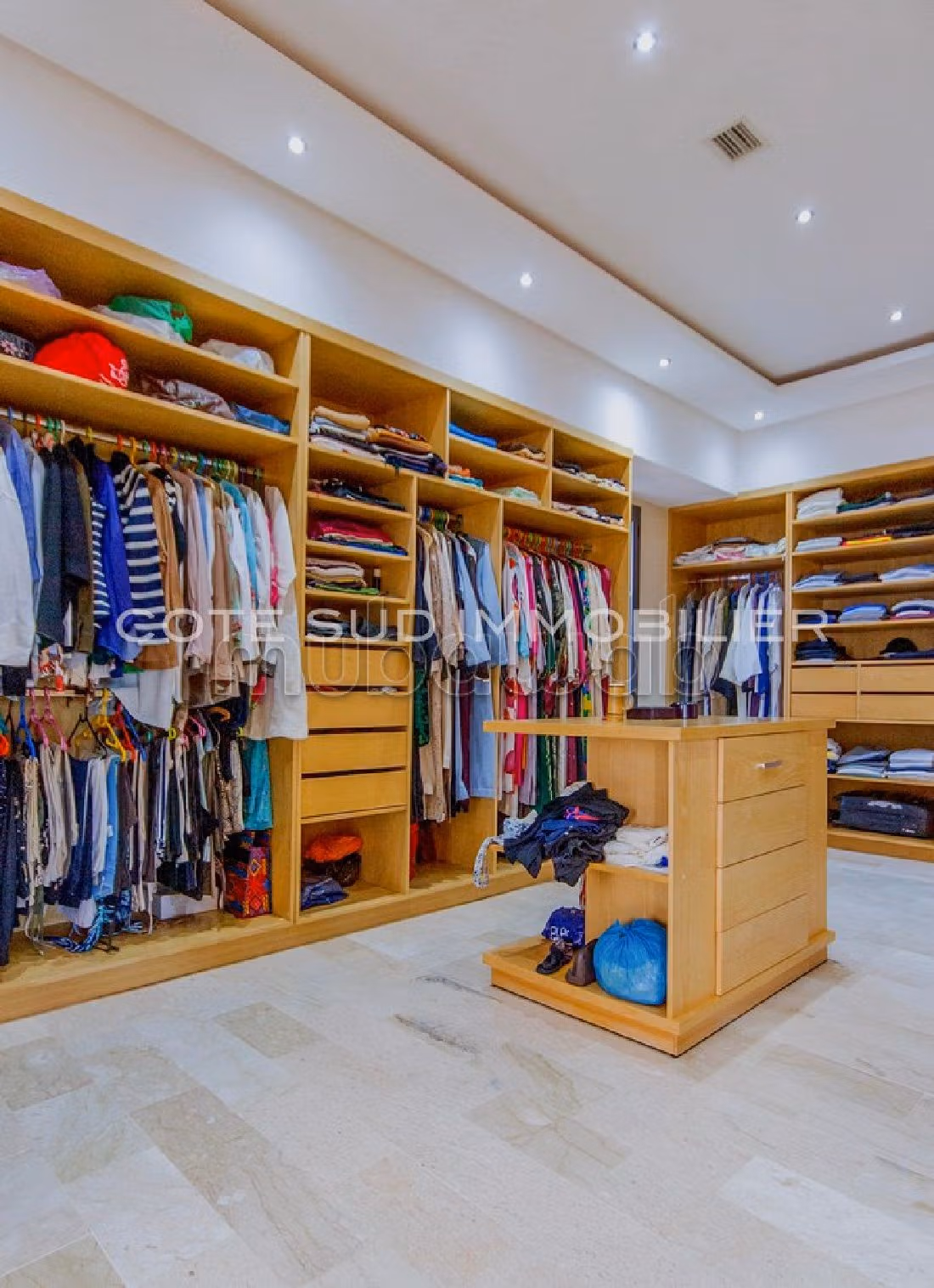 Villa's en luxe woningen beschikbaar in Route d'Agadir - Essaouira. Oppervlakte 50000 m². Airconditioning en zwembad. 