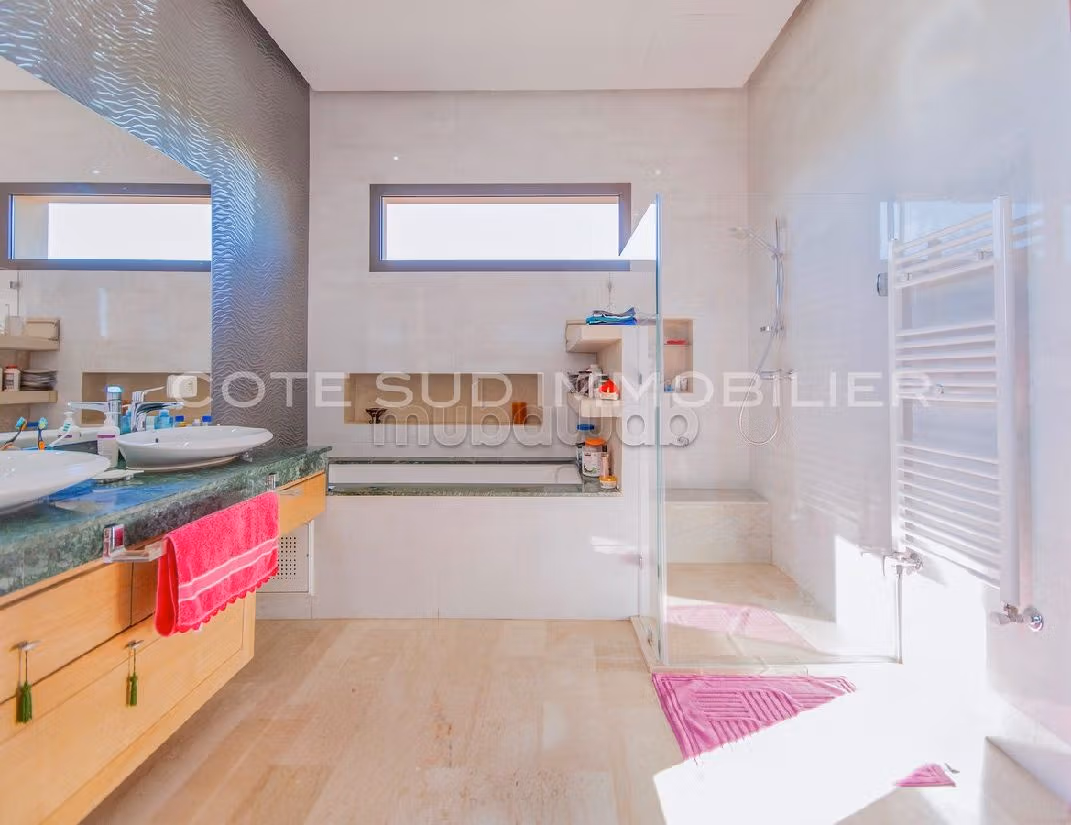 Villa's en luxe woningen beschikbaar in Route d'Agadir - Essaouira. Oppervlakte 50000 m². Airconditioning en zwembad. 