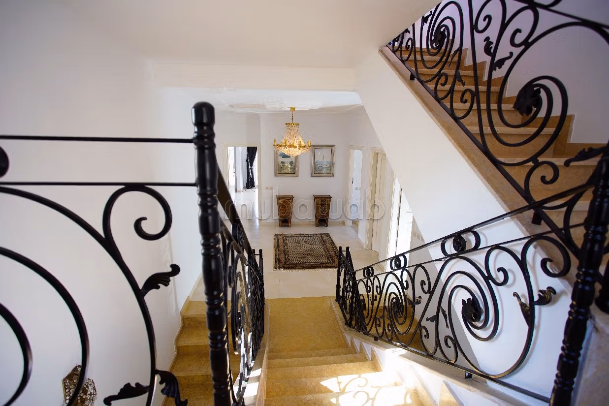 Villa's en luxe woningen beschikbaar in Malabata. 4 Slaapkamers. Uitzicht op zee, verwarming. 