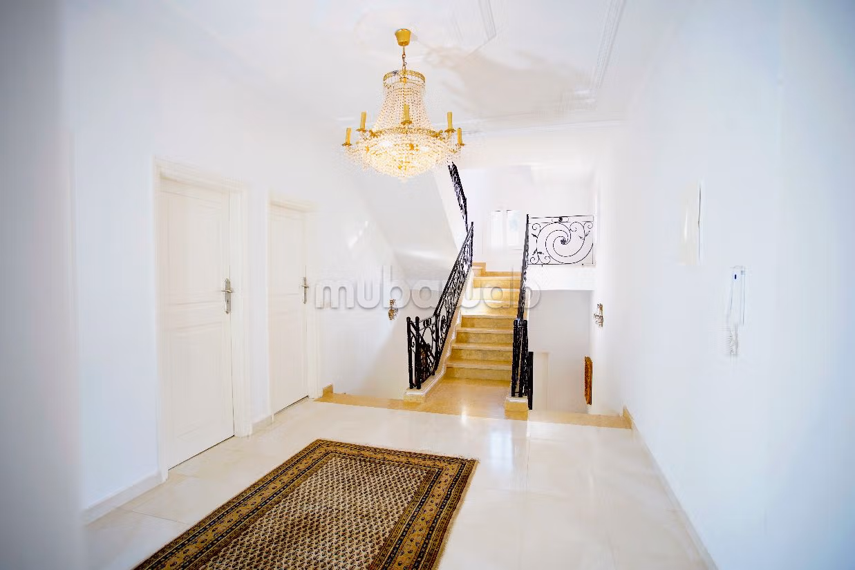 Villa's en luxe woningen beschikbaar in Malabata. 4 Slaapkamers. Uitzicht op zee, verwarming. 