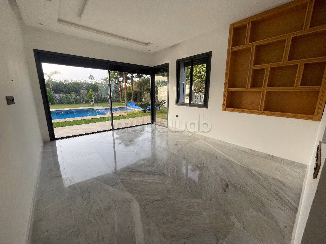 Beautiful villa for rent in Souissi. 5 Small bedroom. Fireplace and caretaker.