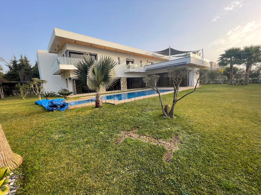 Beautiful villa for rent in Souissi. 5 Small bedroom. Fireplace and caretaker.