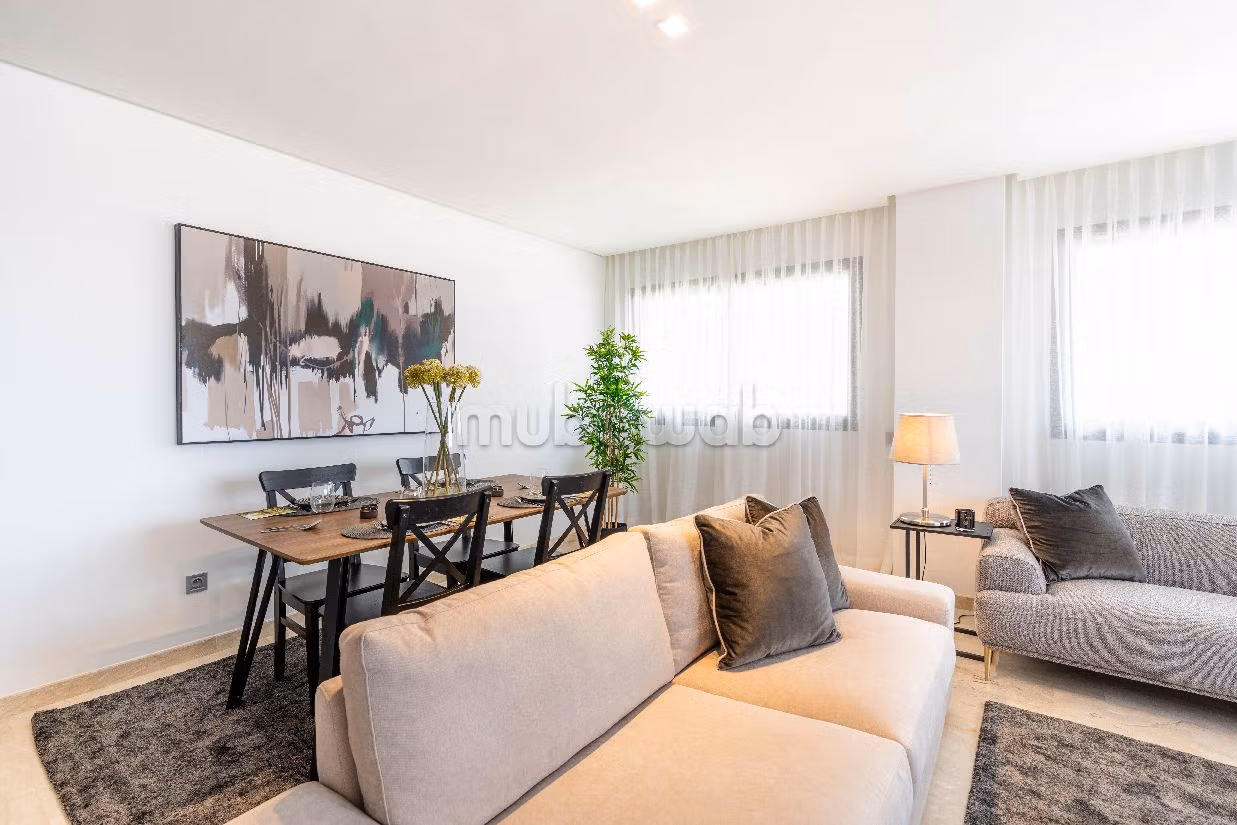 شقة للبيع ببوسكورة. 3 غرف ممتازة. مطبخ مجهز.