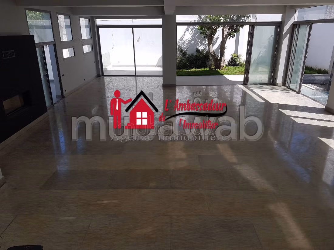 Villa de alto standing en venta en Longchamps (Hay Al Hanâa). 7 Salas. Jardín privado. 