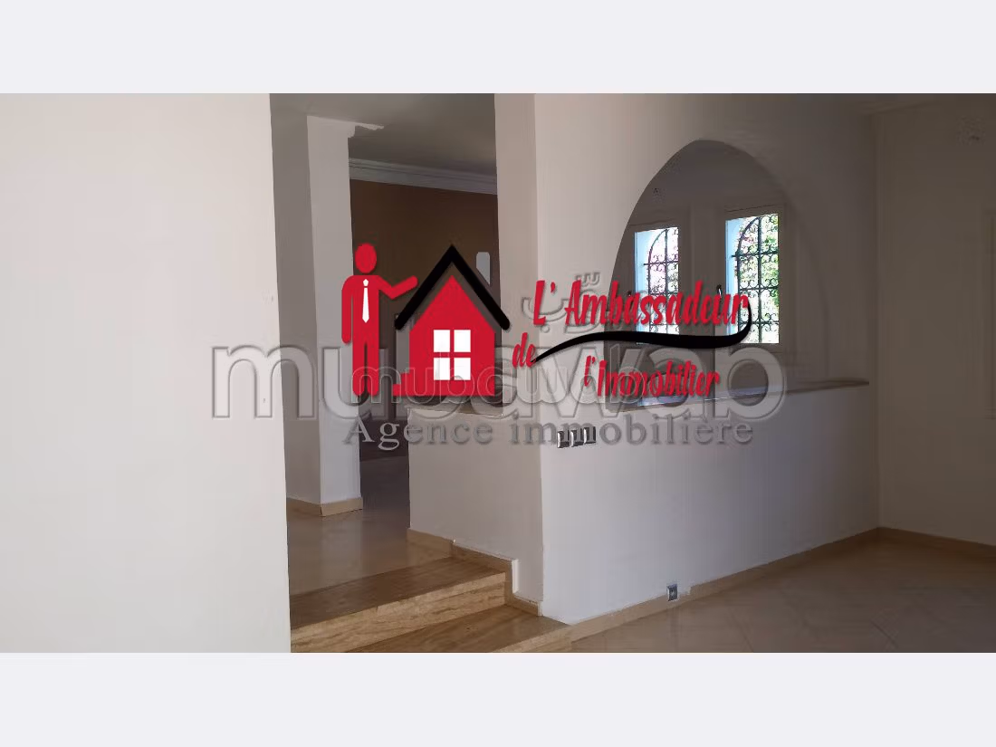 Villa de 590 m2 à PARANFA