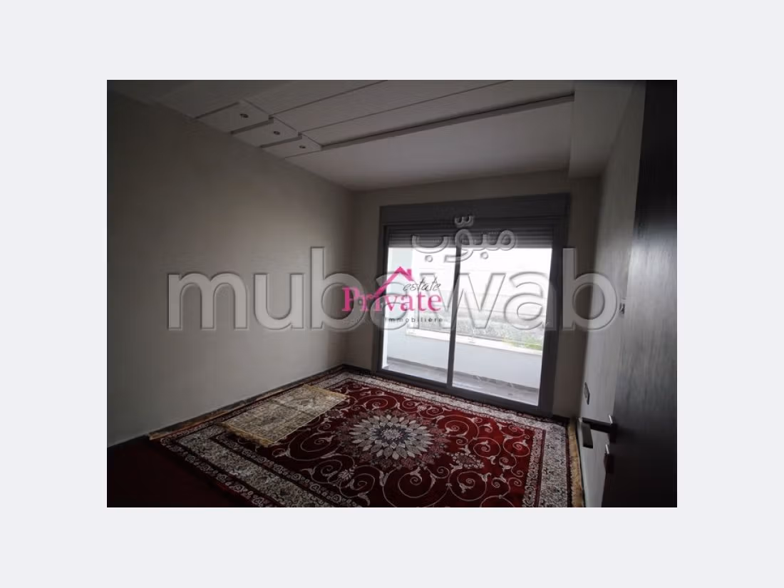 Huurappartementen beschikbaar in Malabata. 2 Kamers. Volledig gemeubileerd. 