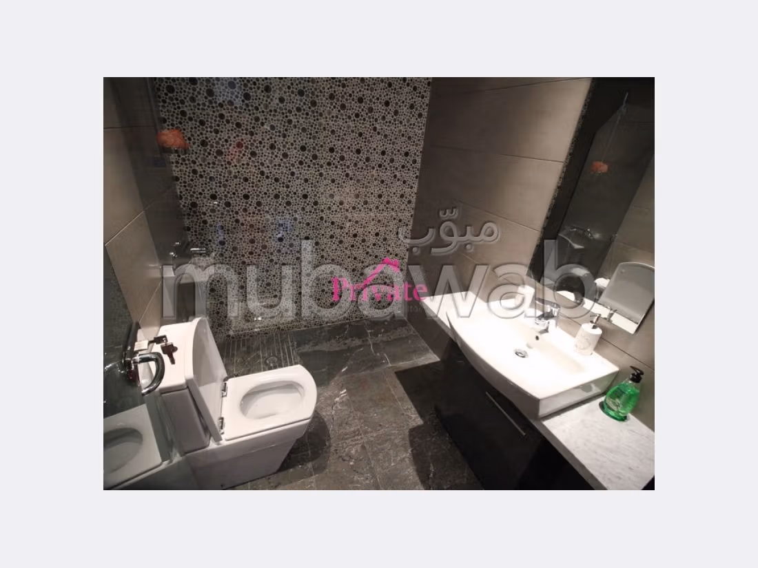 Huurappartementen beschikbaar in Malabata. 2 Kamers. Volledig gemeubileerd. 