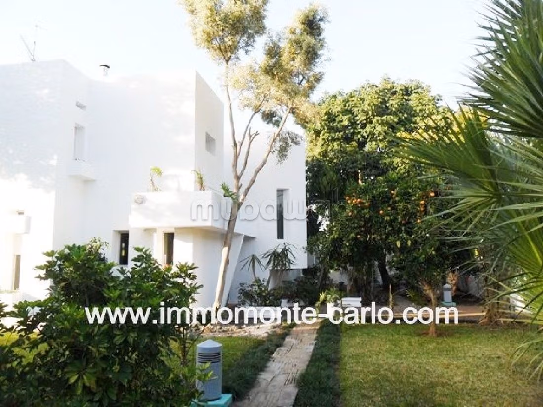 كراء فيلا ممتازة بالسويسي. 7 قطع كبيرة. الراحة الكاملة مع حمام سباحة ومدفأة. 