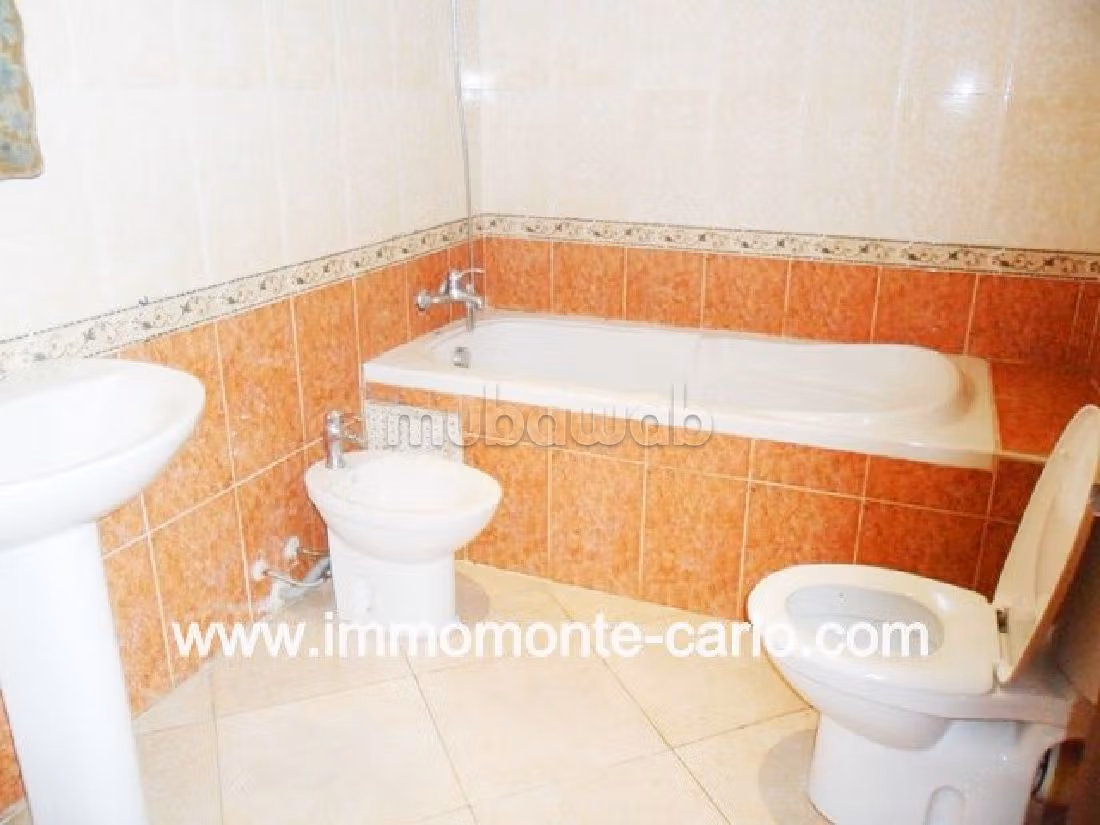 Luxury villa for rent in Souissi. Small area 500 m². Cellar, Large terrace. 