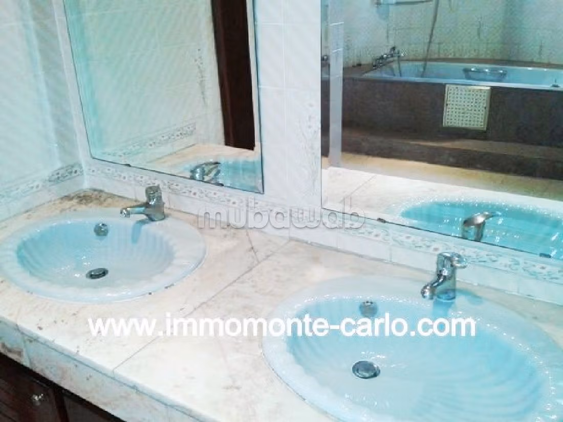 Villa avec beau jardin à louer à Hay Riad RABAT