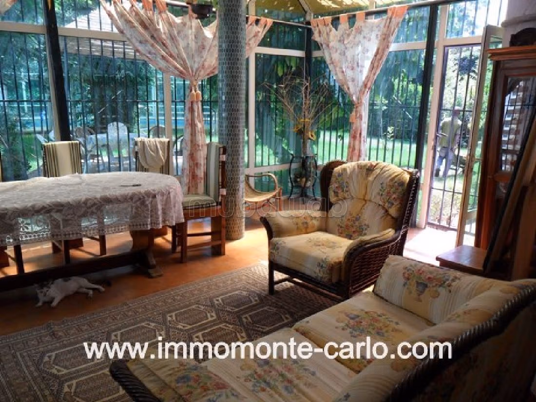 Villa avec piscine à louer au quartier Hay Riad