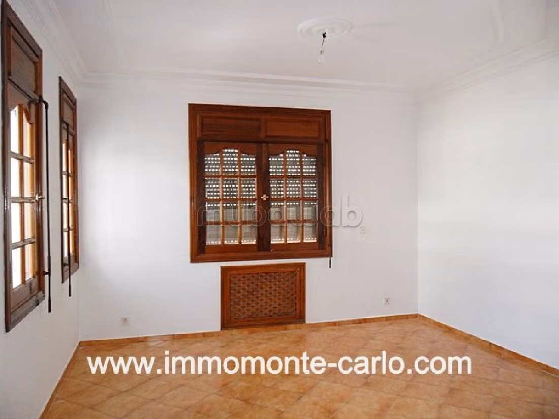 Belle villa avec piscine et jardin