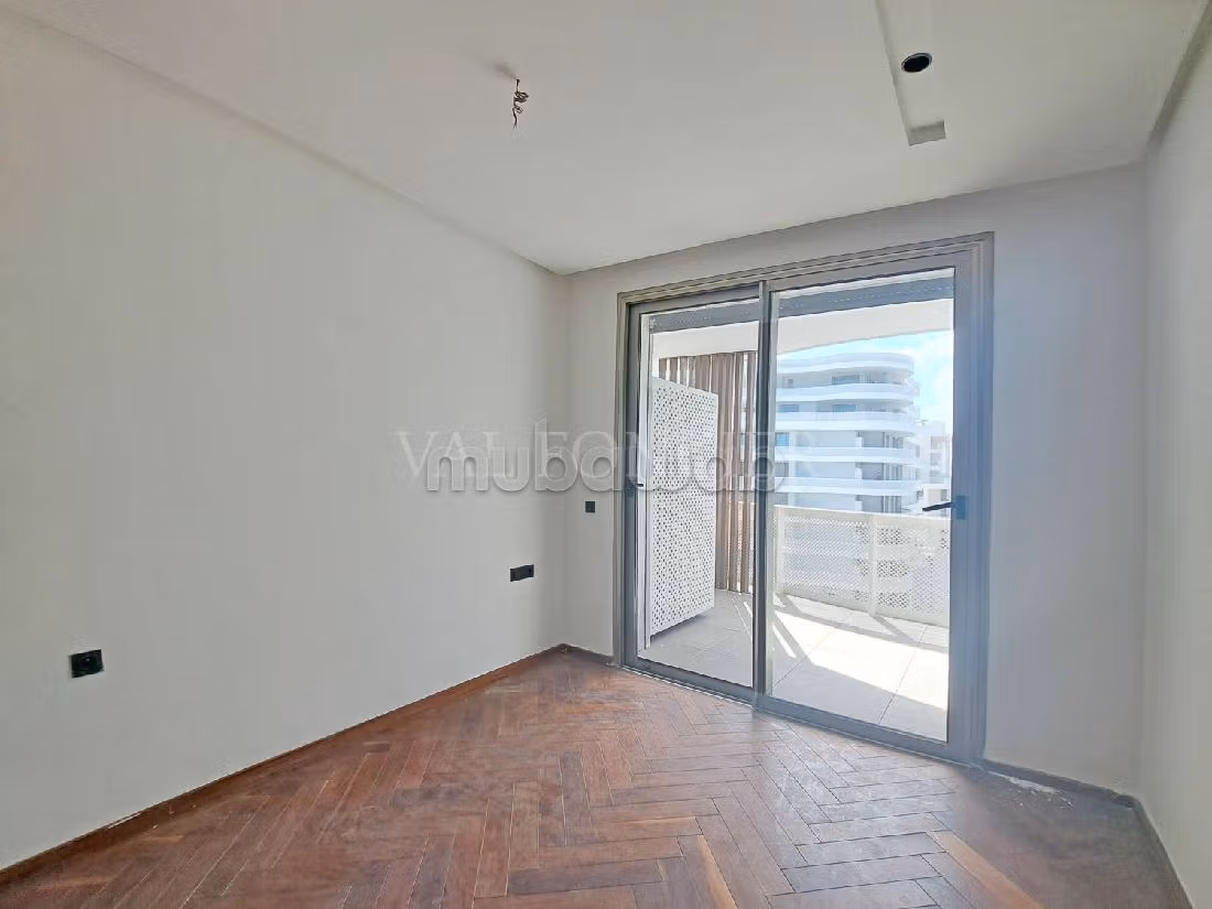 Apartment for rent in Anfa. Area of 71 m². Parking spaces and terrace.