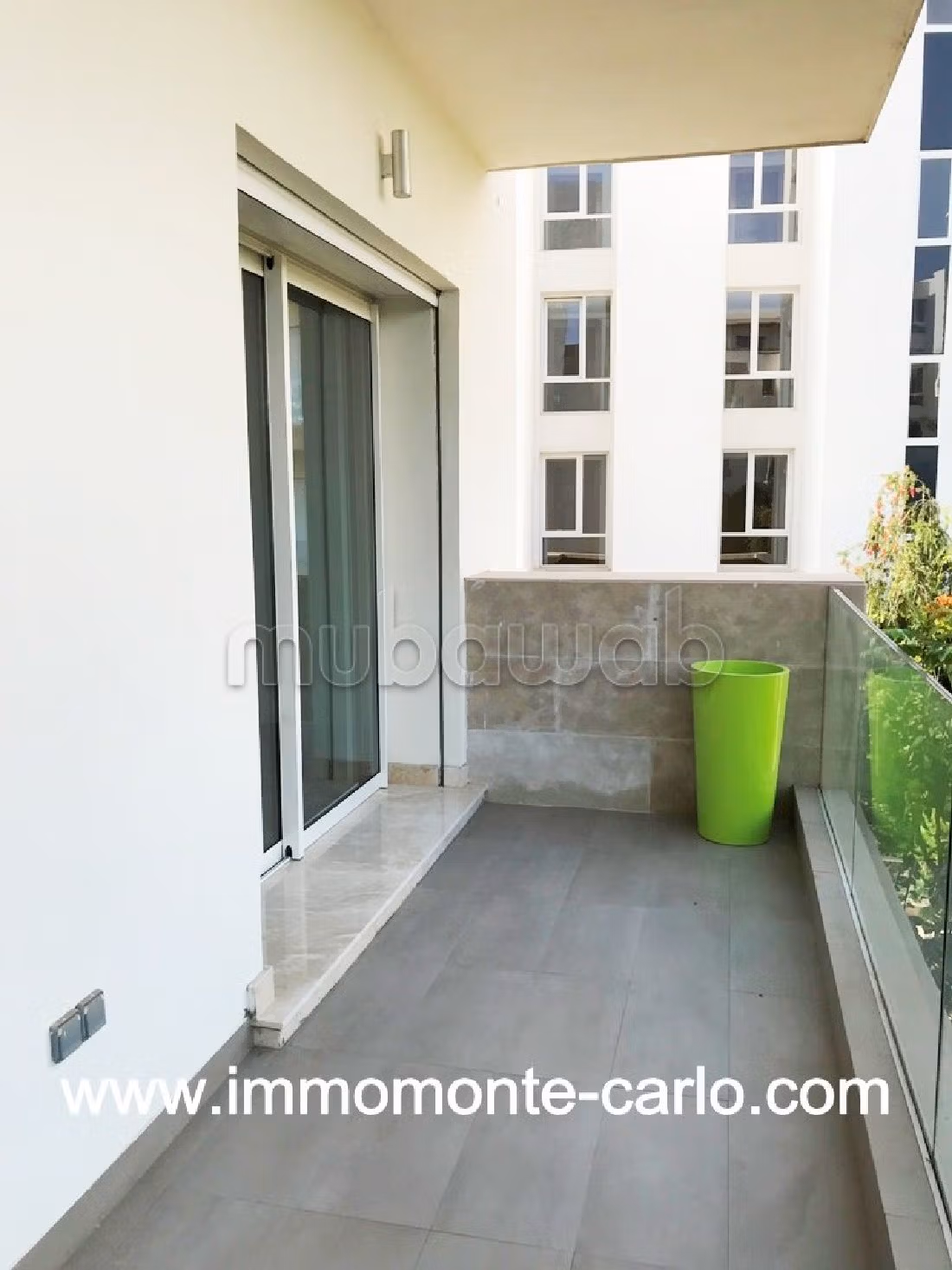 Lovely apartment for rent. 5 rooms. With Lift, Carpark.