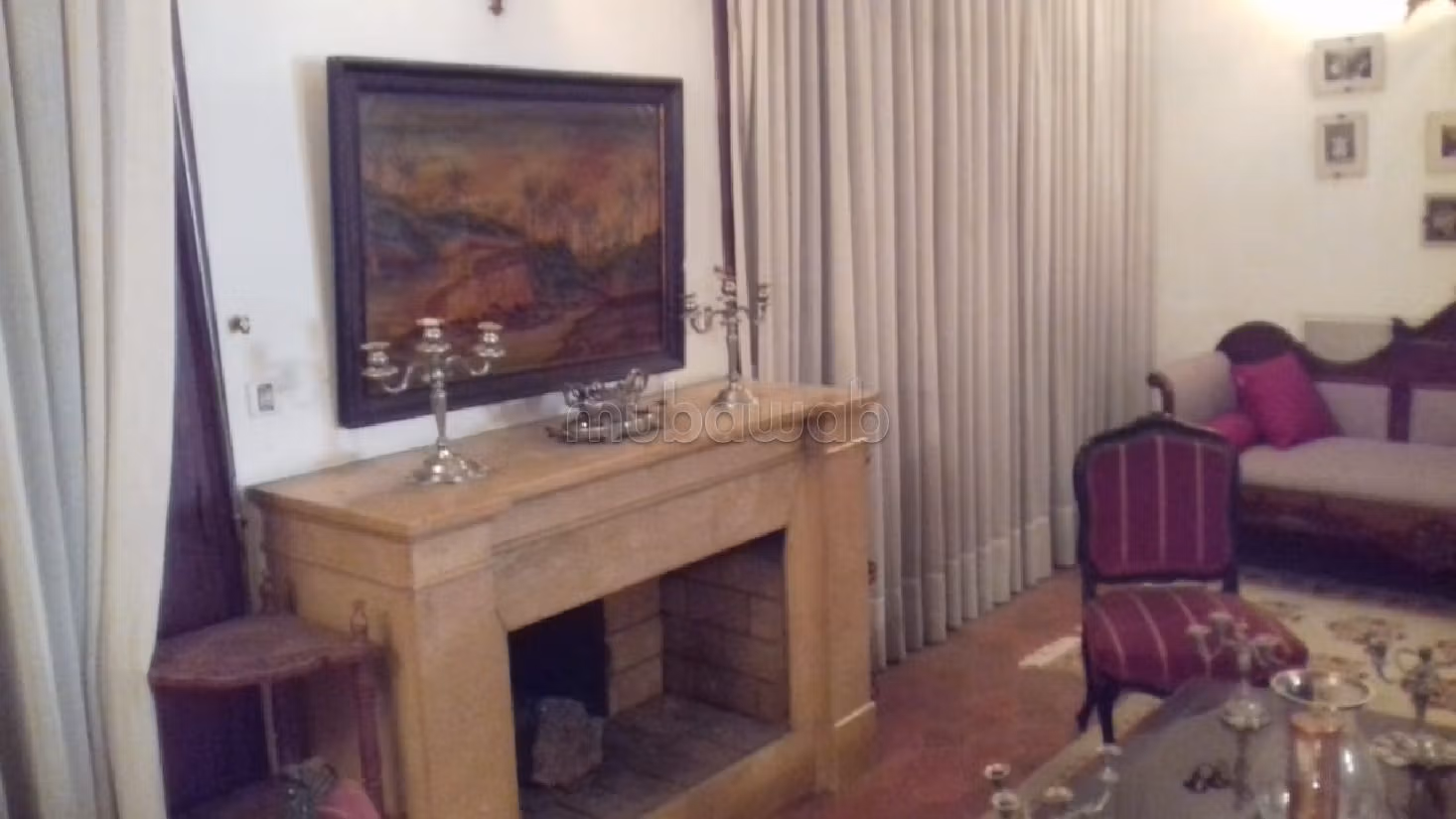 High quality villa for sale in Champ de course. 12 comfortable rooms. Exceptional mountain view, air conditioning installation