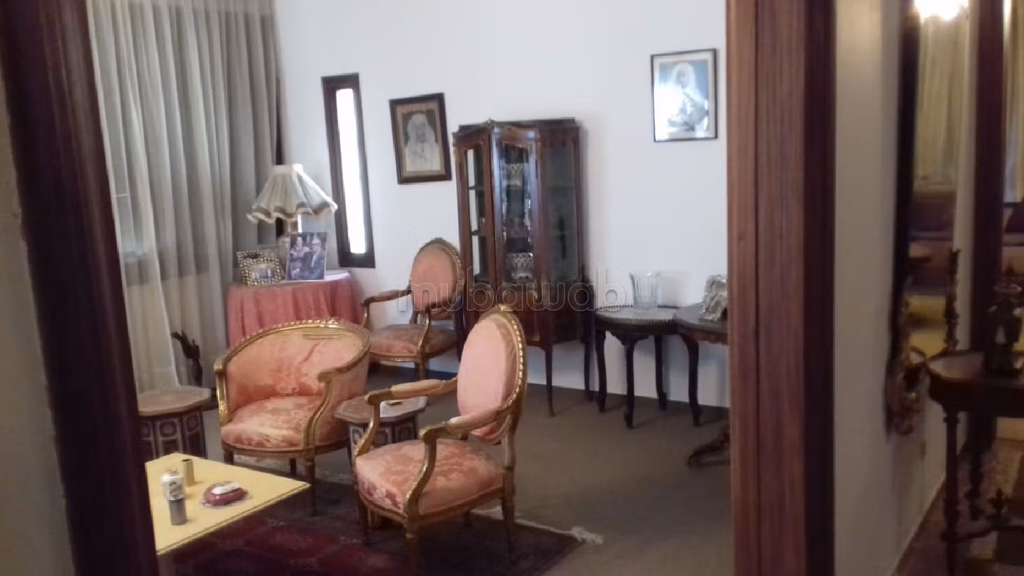 High quality villa for sale in Champ de course. 12 comfortable rooms. Exceptional mountain view, air conditioning installation