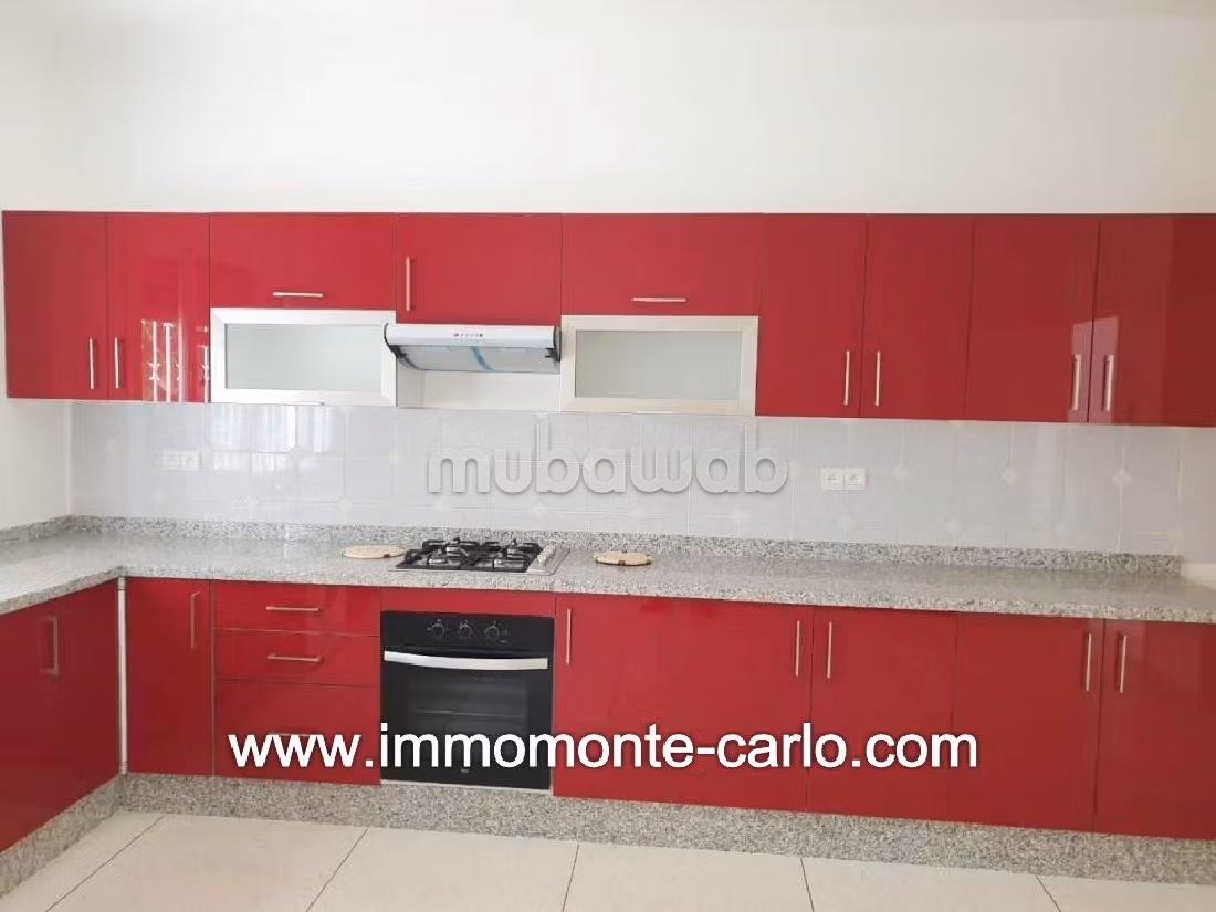 In de verhuur: villa's en luxe woningen in Agdal. Totale oppervlakte 350 m². Garage en mooi terras. 