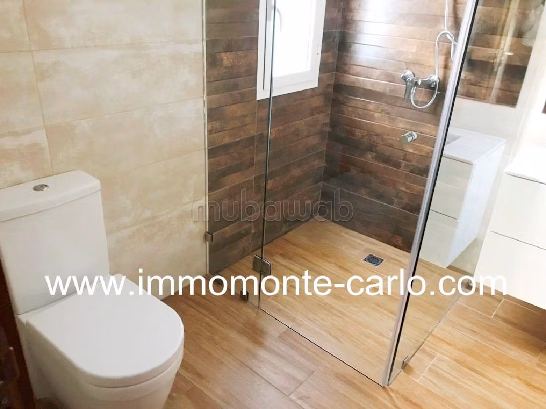 فيلا فاخرة للإيجار بالرياض. المساحة الكلية 600 م². مسبح ، مكيف هواء