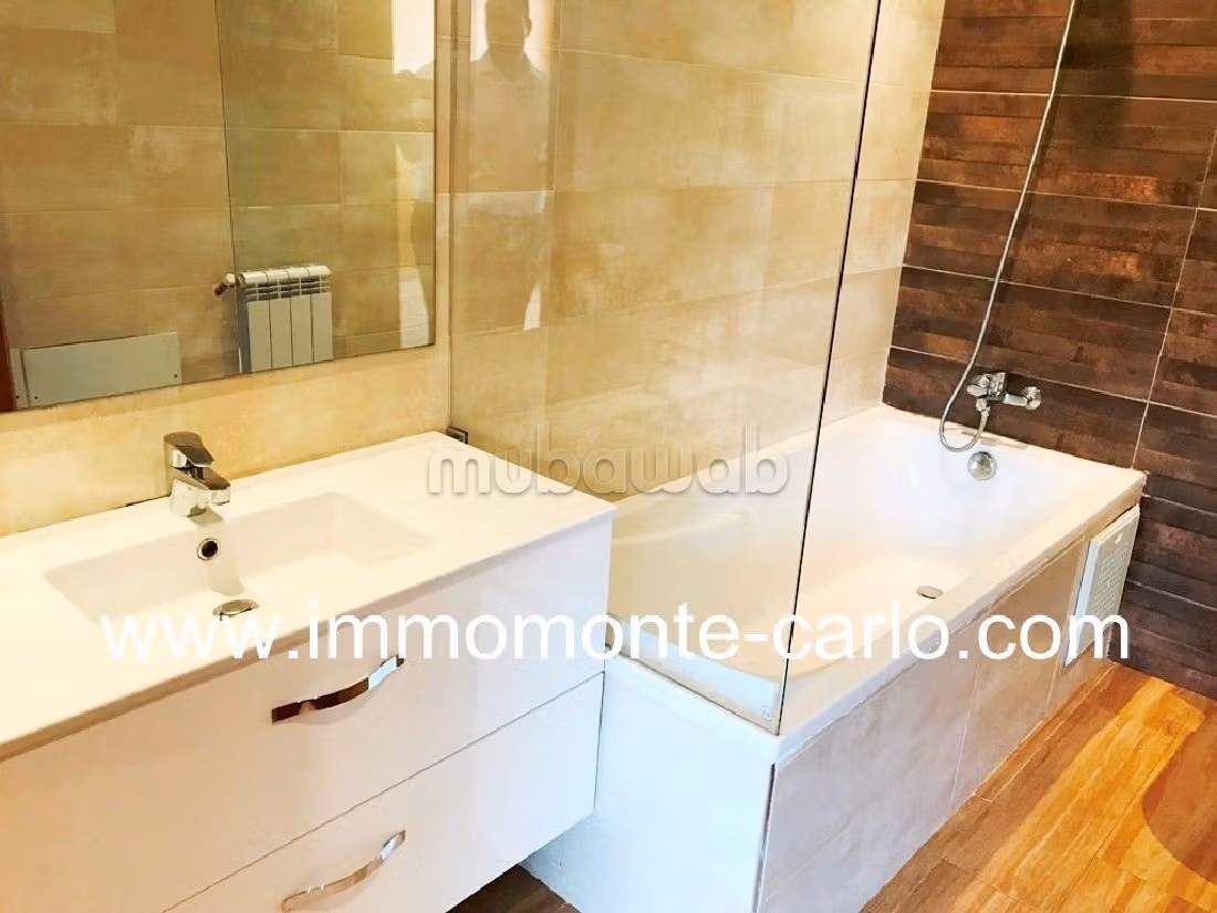 فيلا فاخرة للإيجار بالرياض. المساحة الكلية 600 م². مسبح ، مكيف هواء