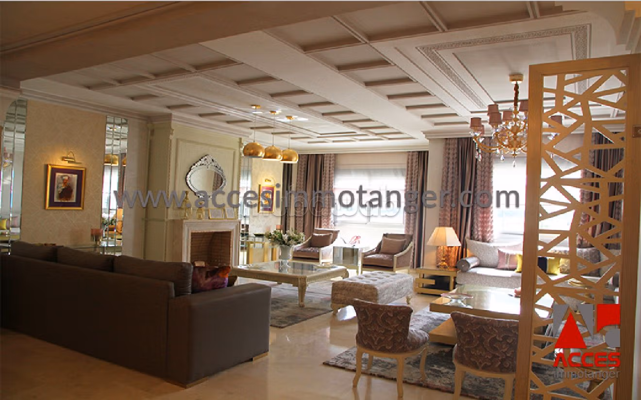 Se vende piso. 3 Suite parental. Gran piscina.