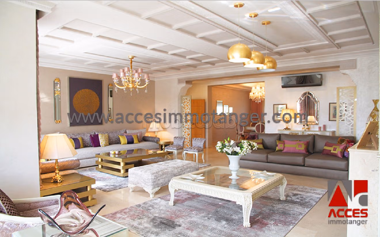 Se vende piso. 3 Suite parental. Gran piscina.