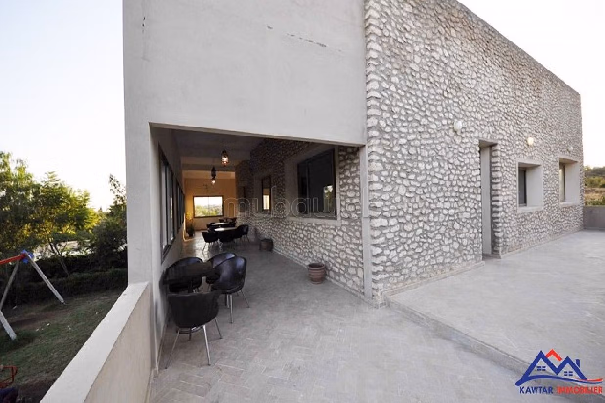 Oficinas y locales comerciales en venta en Route de Marrakech. Cocina bien equipada