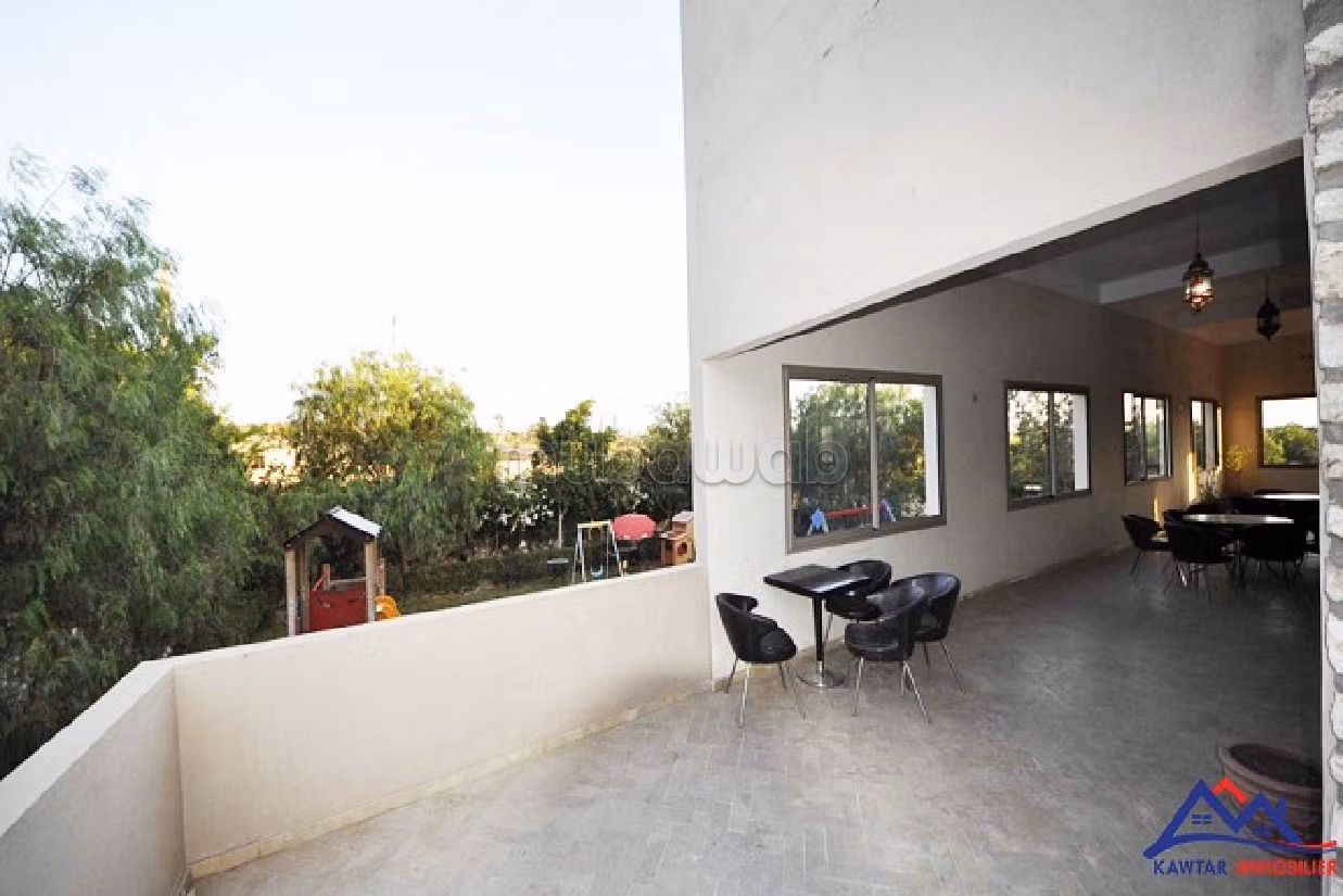 Oficinas y locales comerciales en venta en Route de Marrakech. Cocina bien equipada