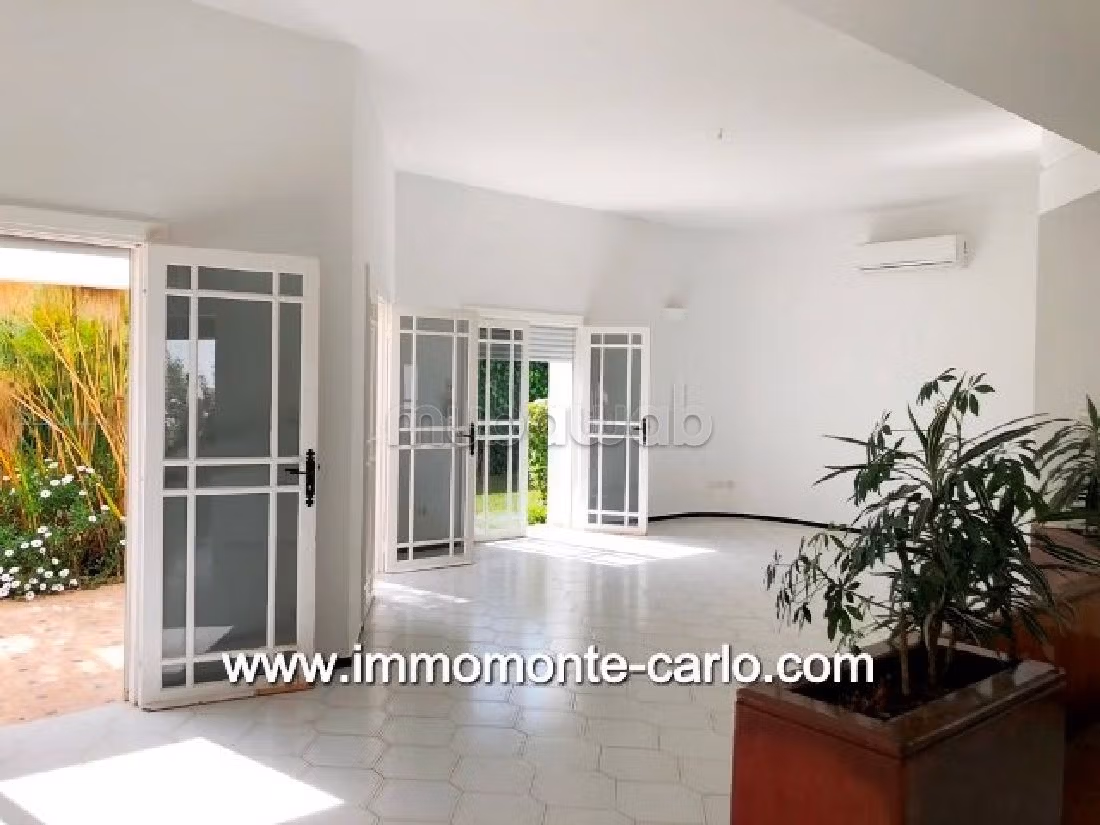 Très belle villa avec piscine à louer à Souissi