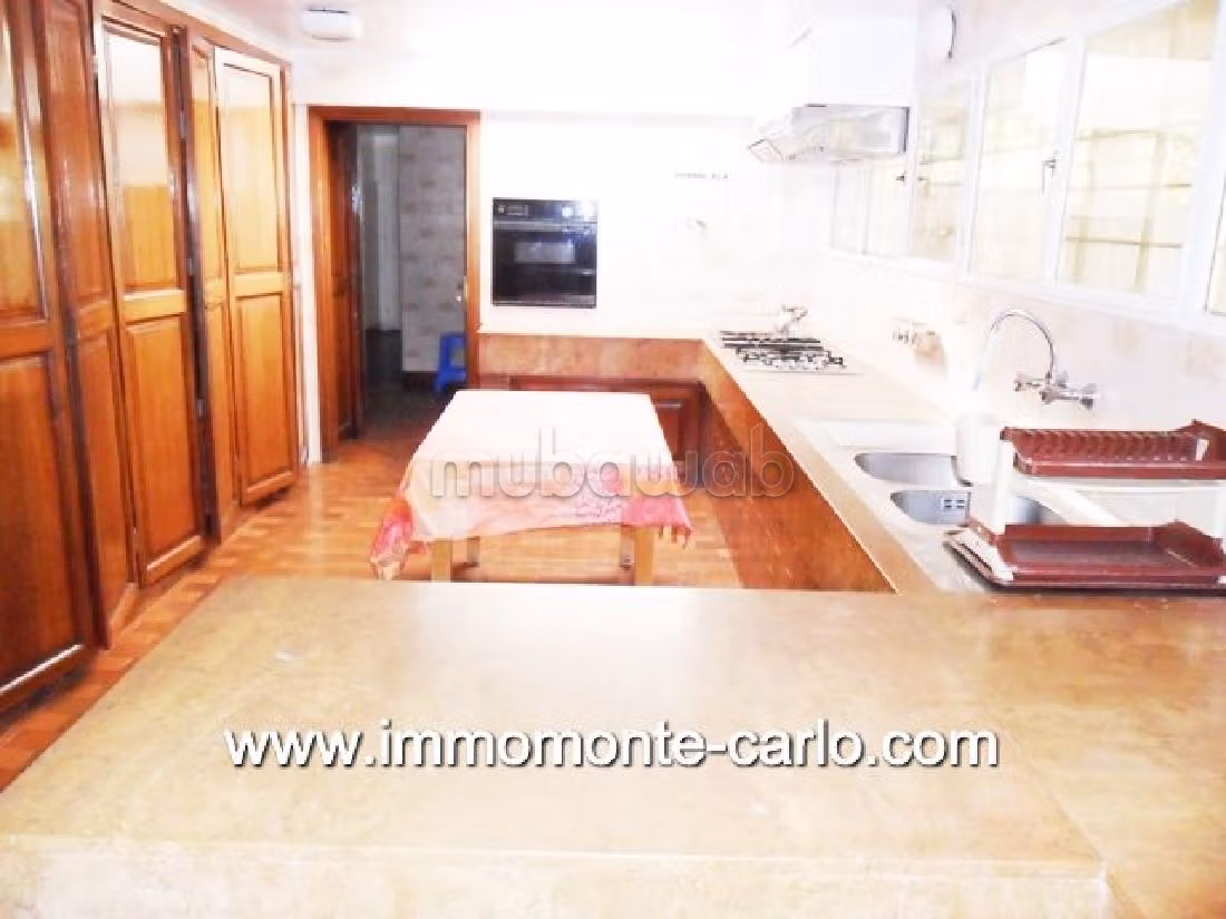 Fabulous house for rent. 4 Small bedroom. Furnished.