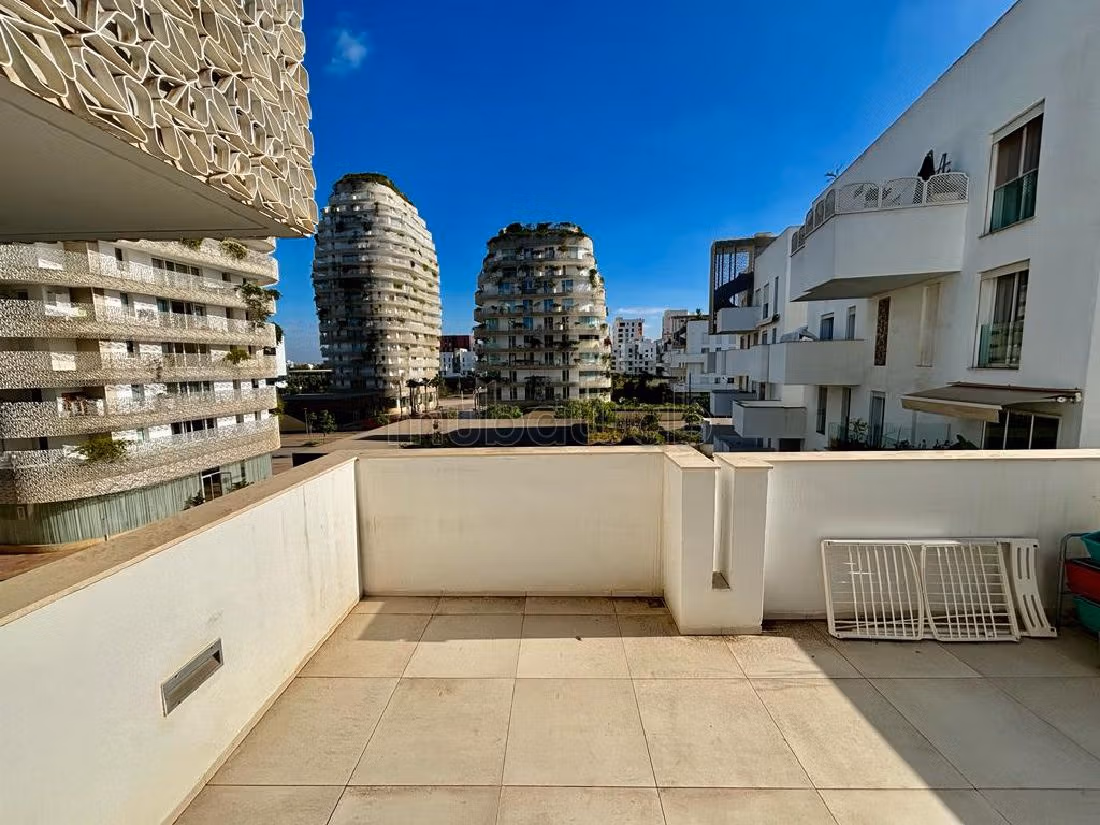 Bel Appartement meuble à la location au cfc