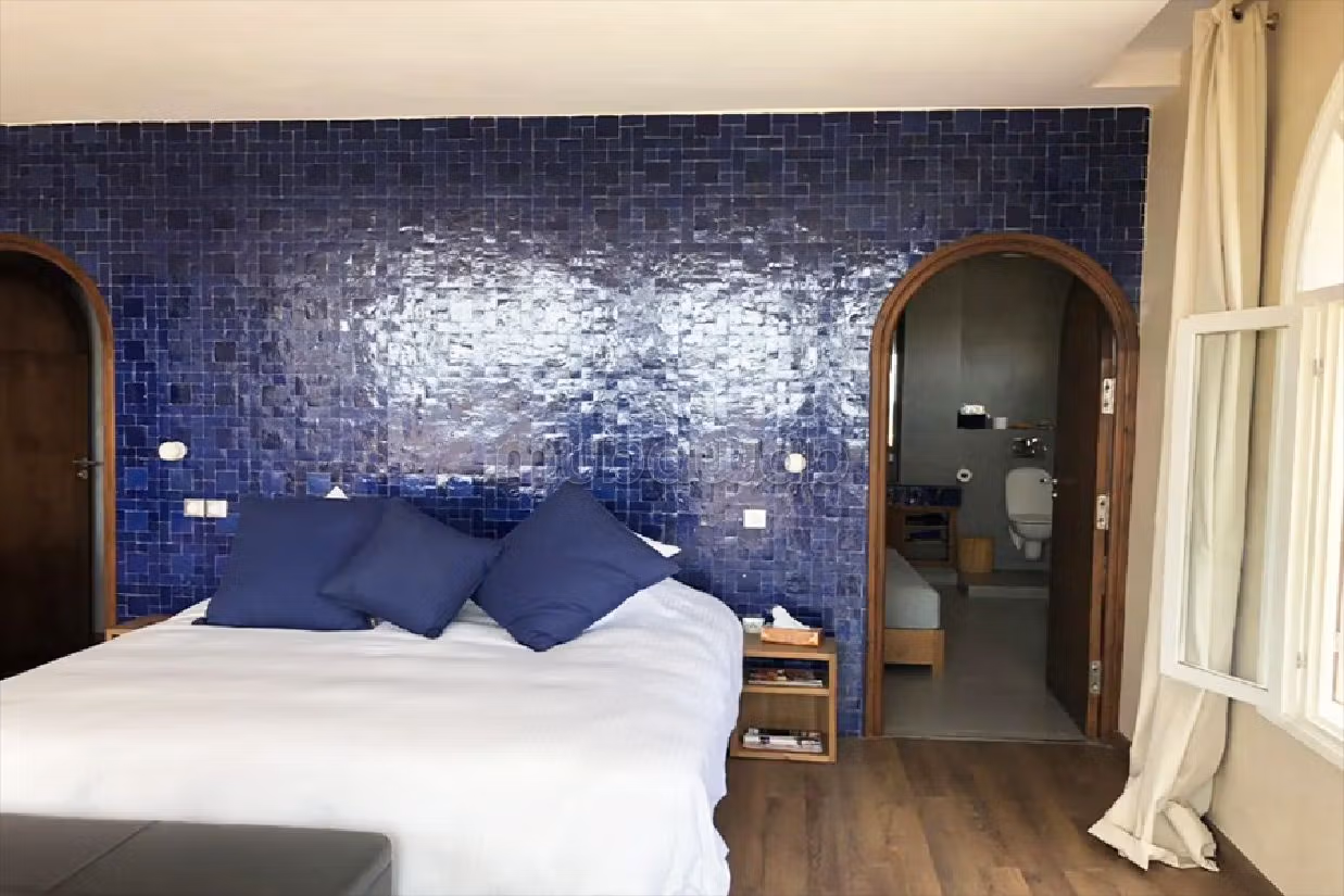 فيلا فخمة للبيع ب طريق أكادير. 4 غرف. حديقة وشرفة