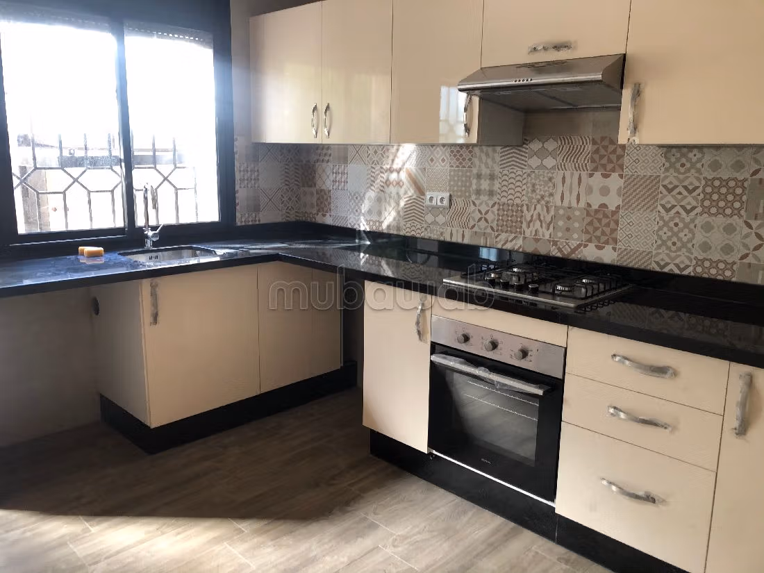 Villa's en luxe woningen te huur in Riyad. 5 Ruimtes. Open haard en airconditioning.