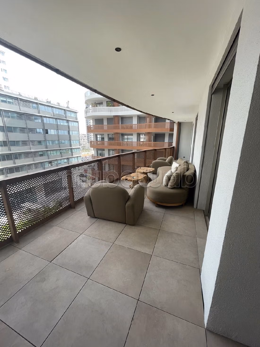 Encuentra un piso en alquiler. 3 Sala. Amueblado.