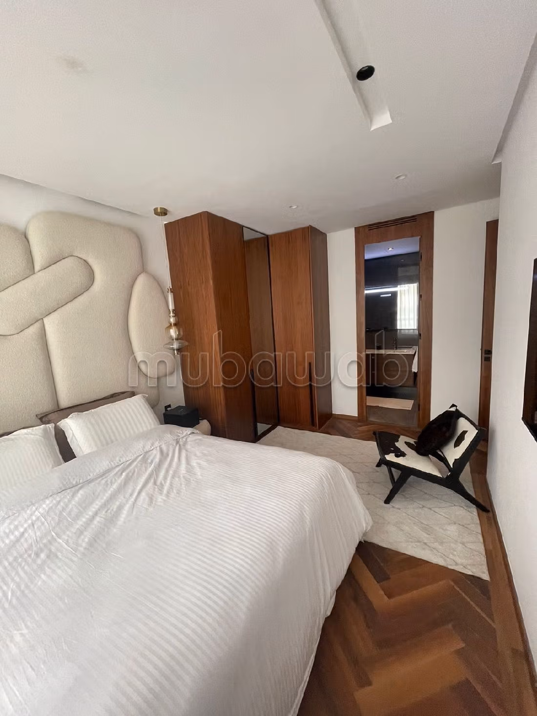 Encuentra un piso en alquiler. 3 Sala. Amueblado.