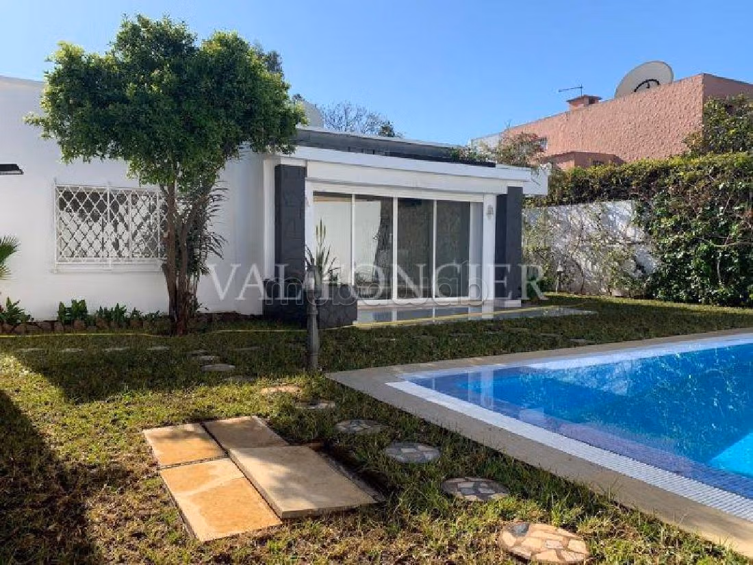 Location villa 700m2 avec beau jardin et piscine Oasis, Casablanca