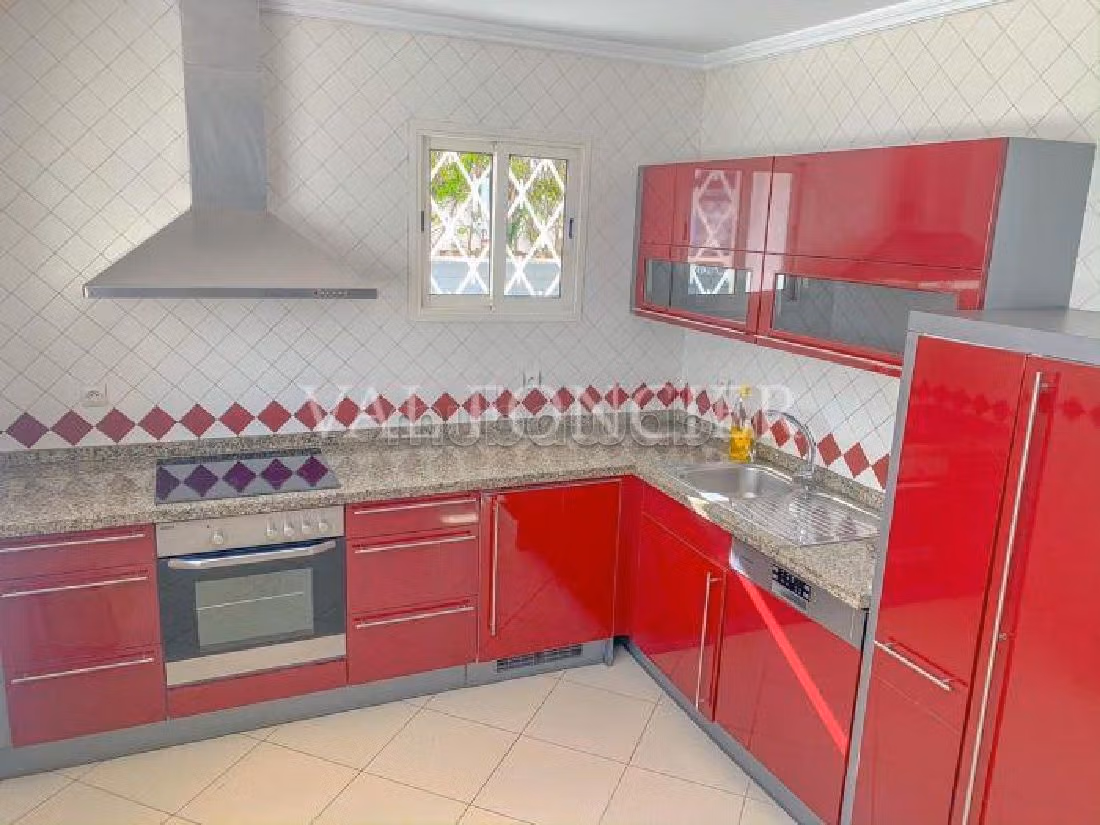 Location villa 700m2 avec beau jardin et piscine Oasis, Casablanca