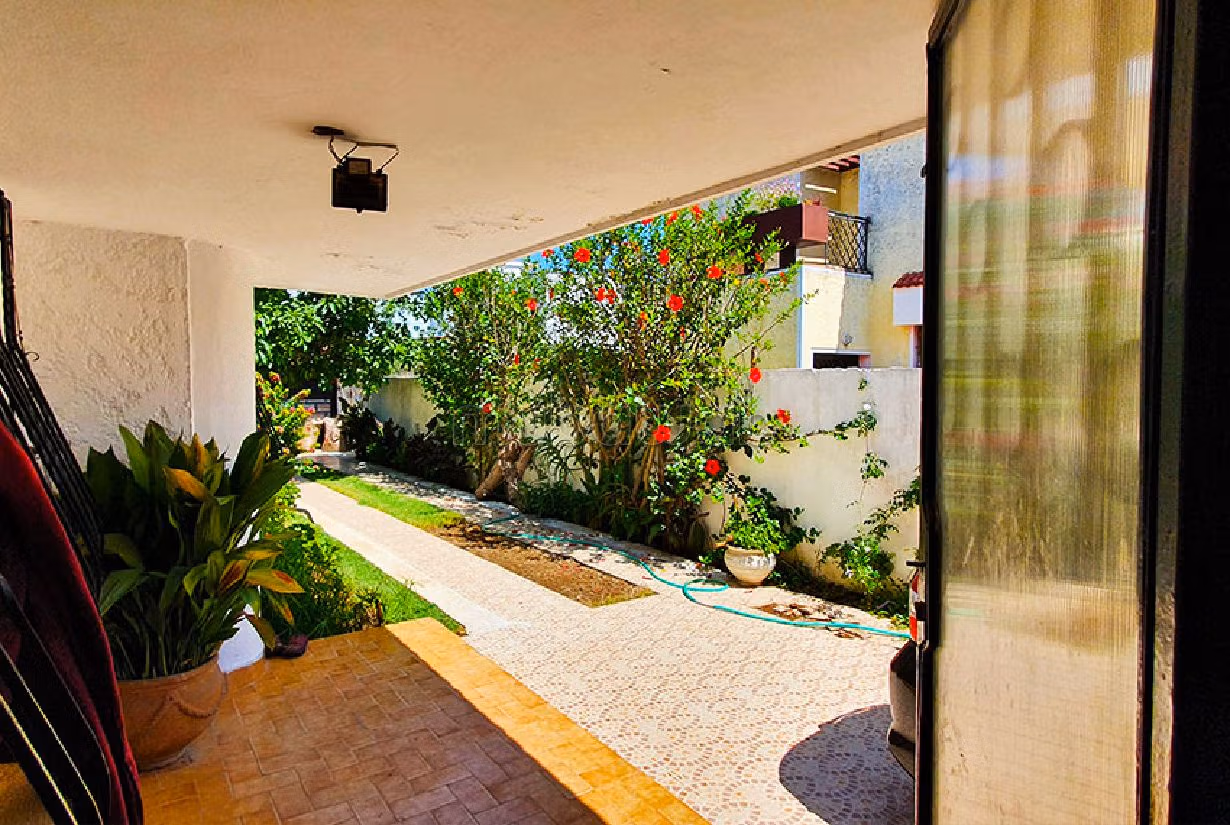 Luxury home for sale in Bir Rami Est. 6 Studio. Beautiful terrace and garden.