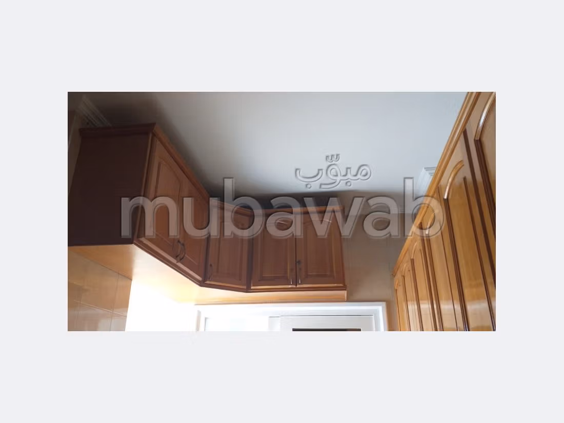 A louer appartement surface 215 m² situe au quartier administratif