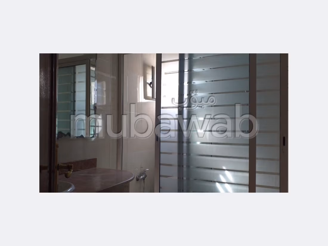 A louer appartement surface 215 m² situe au quartier administratif